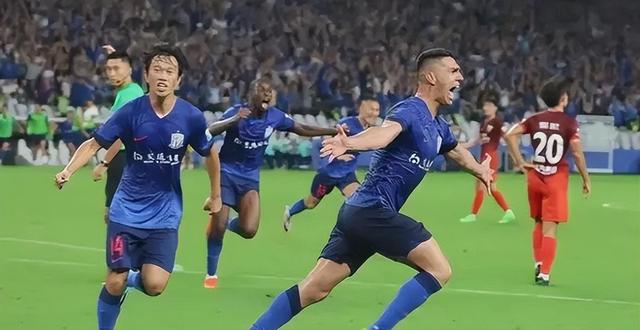 热血对决：富力迎战申花谁能笑到比赛结束？的简单介绍