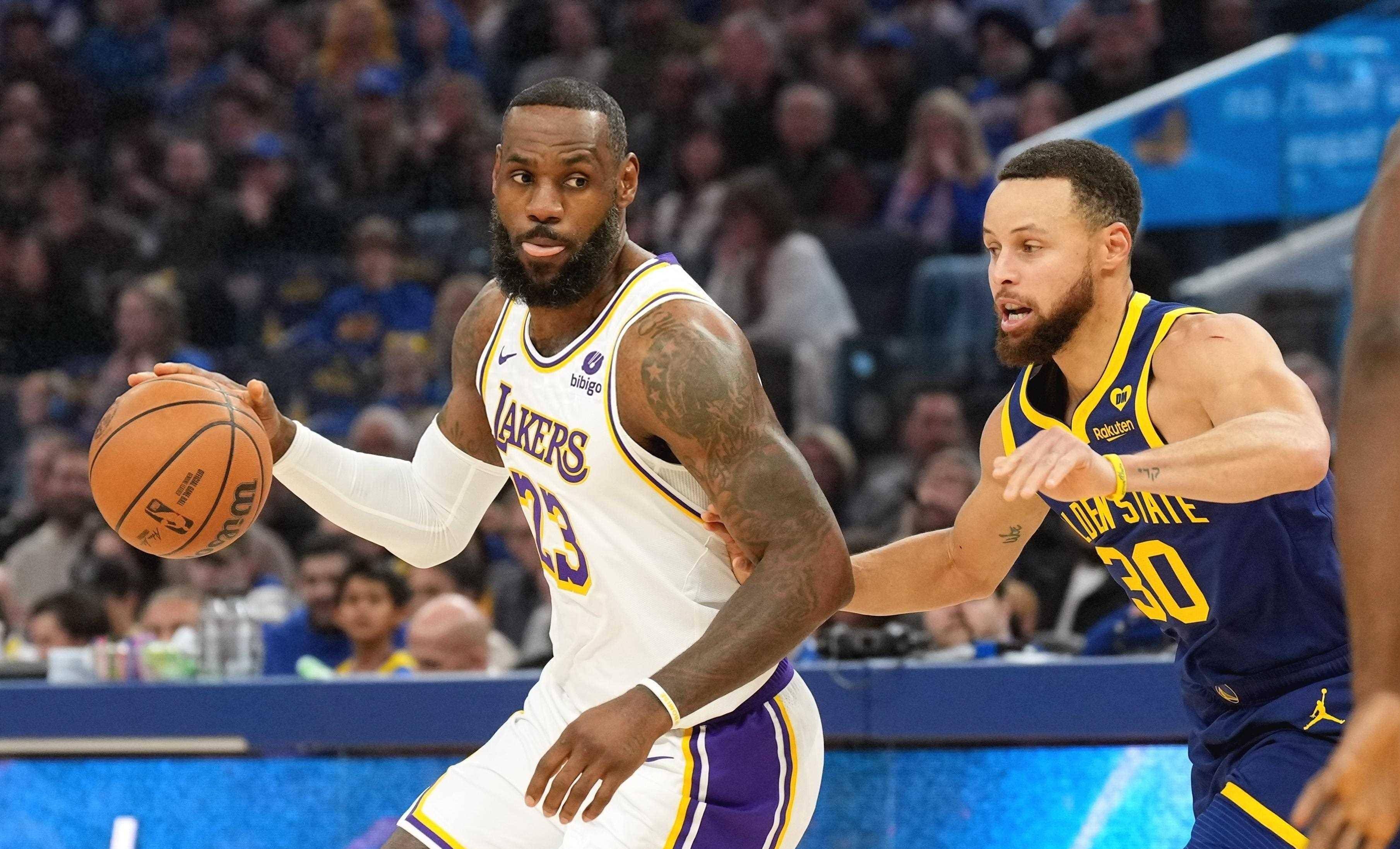 开云体育官方网站-NBA重磅对决：库里迎战詹姆斯，球迷沸腾的简单介绍