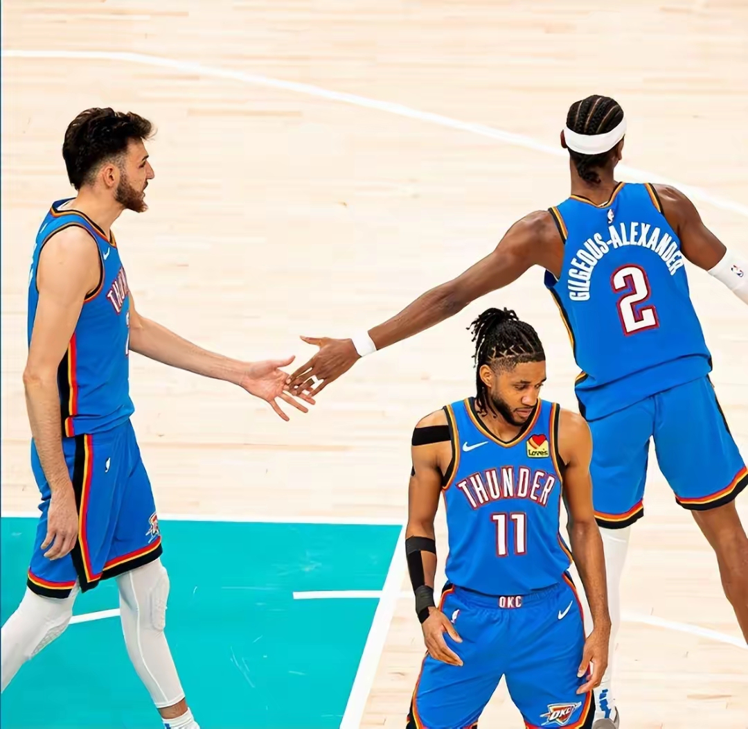 开云体育-灰熊队客场作战,激战四节后险胜对手