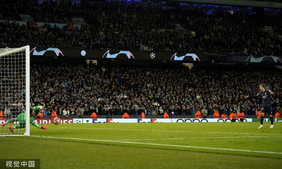 包含曼城大胜在望,欧冠四强席位近在咫尺的词条 包含曼城大胜在望,欧冠四强席位近在咫尺的词条