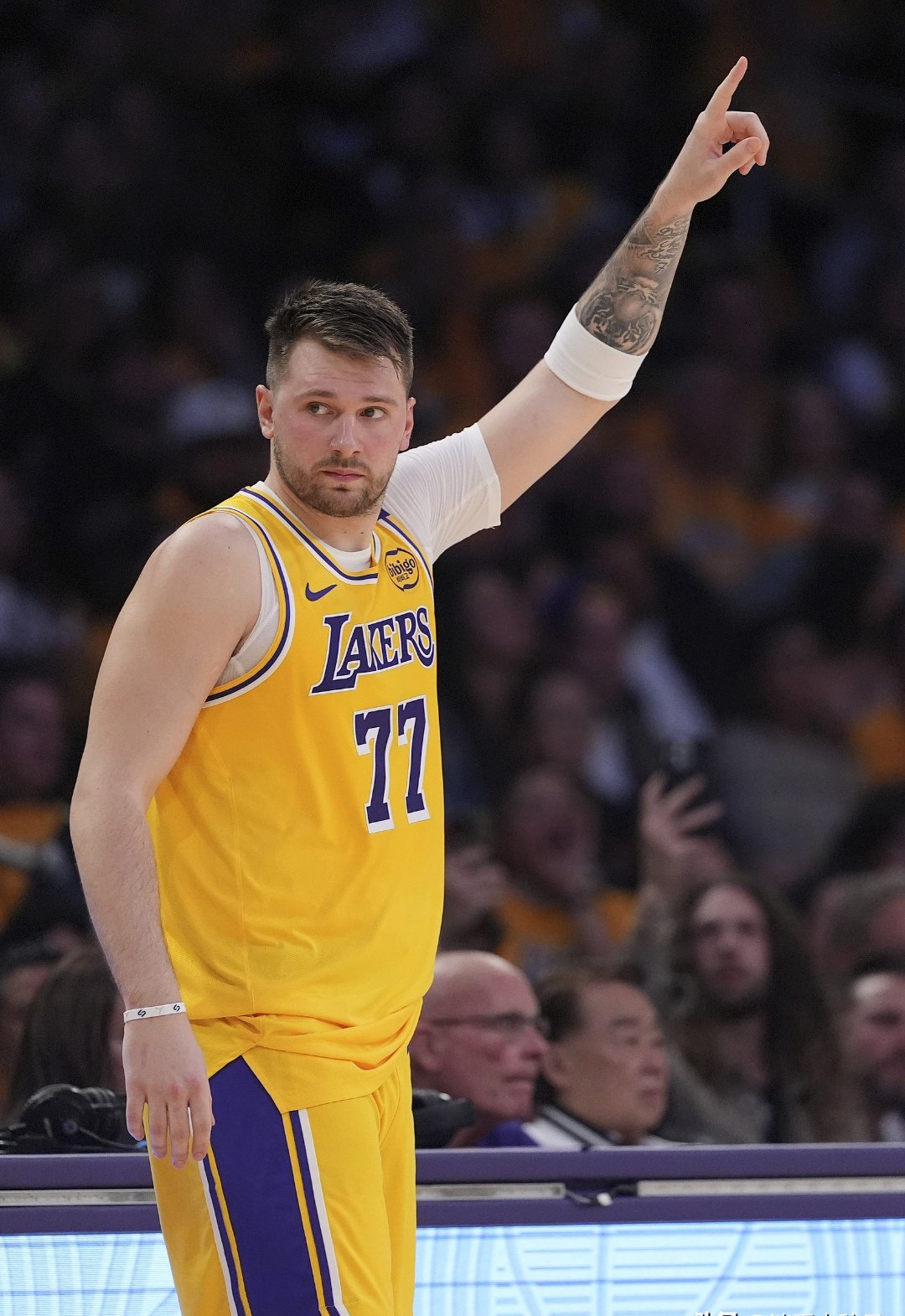 开云体育app-关于独行侠惊险胜开拓者,卢卡超神绝杀取胜的信息