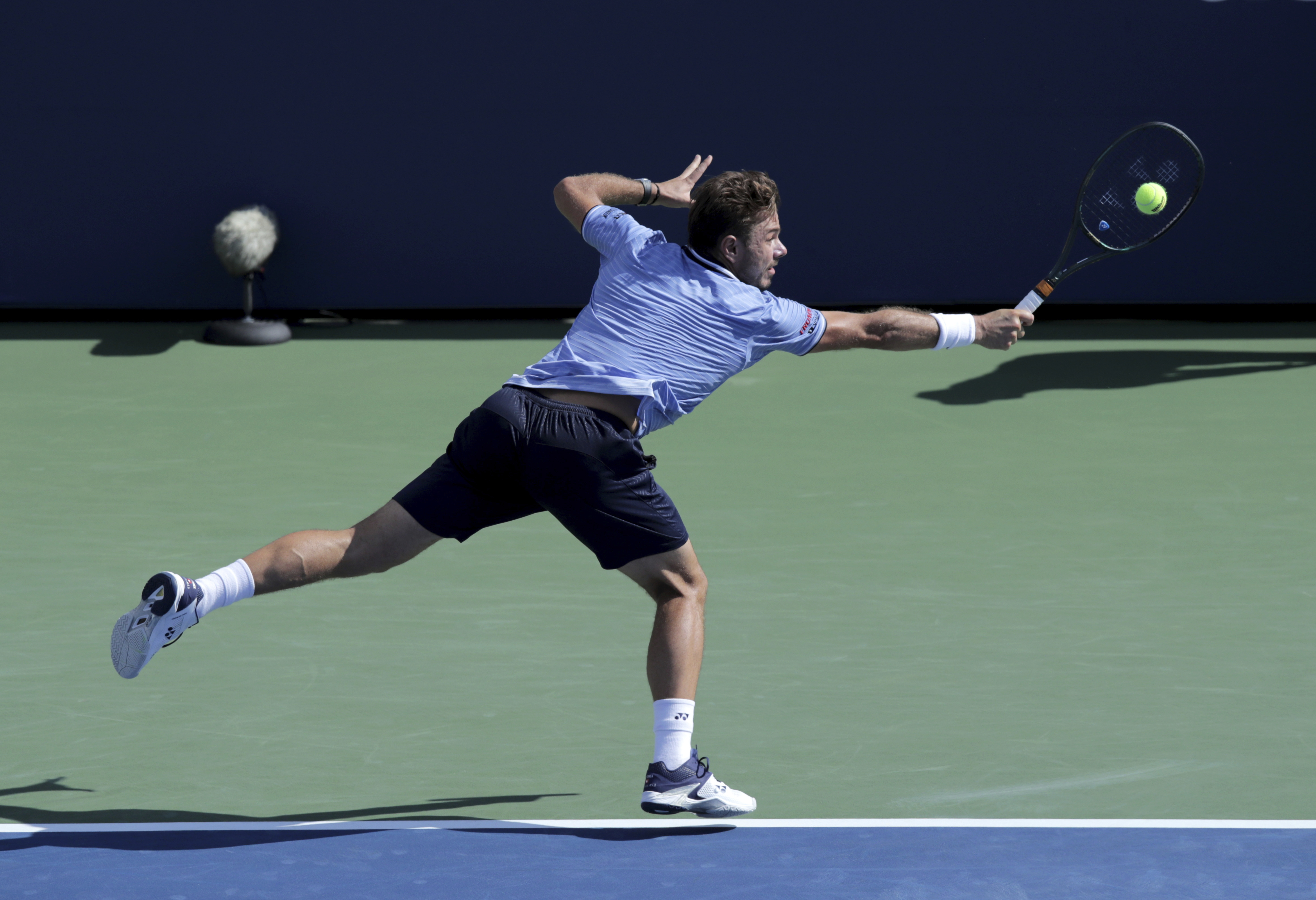 英国网球队横扫德国网球队，瓦林卡惊艳世界